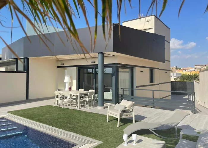 Luxury With Pool 1st Line The Sea